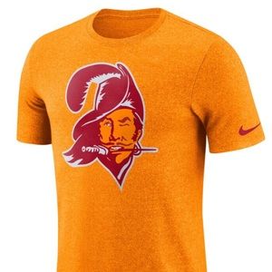 NWOT Throwback Tampa Bay Buccaneers Graphic Tee